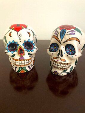 Pacific Giftware Day Of The Dead Skulls Salt Pepper Shakers Figurines, New